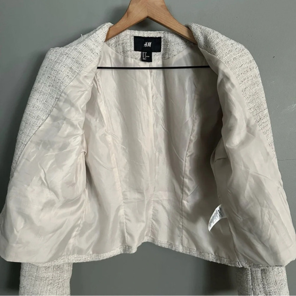 H&M Cream‎ with Silver Threading Side Zip Blazer. Size 8 - Picture 9 of 10